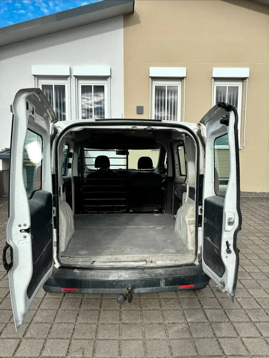 Gebraucht Fiat Doblò 90 PS (66 kW) 2012 Weiß Van / Kleinbus