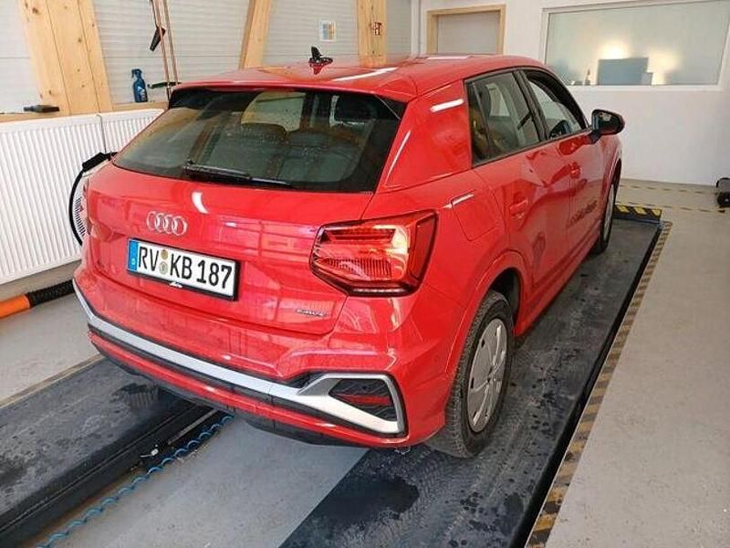 Gebraucht Audi Q2 S-Line 150 PS (110 kW) 2022 Rot SUV