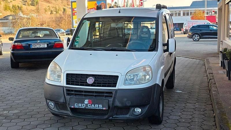 Gebraucht Fiat Doblò 75 PS (55 kW) 2009 Bianco banchisa/pack/canova/sa Van / Kleinbus