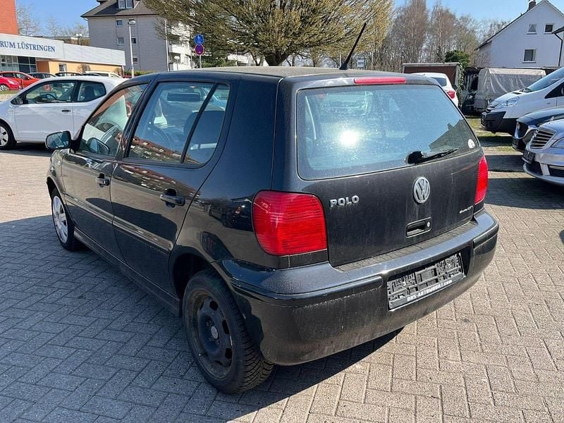 Gebraucht VW Polo 60 PS (44 kW) 2001 Schwarz Kleinwagen