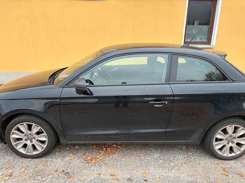 Schwarz Gebraucht 2012 Audi A1 Kleinwagen | 7.500 € (Fairer Preis) - Bild 1/4