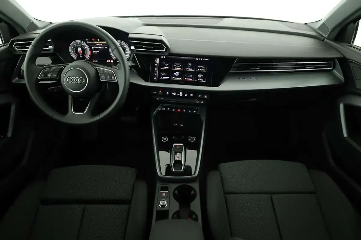 Neu Audi A3 204 PS (150 kW) 2026 Pfeilgrau perleffekt SUV