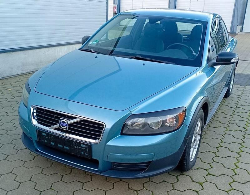 Blau Gebraucht 2007 Volvo C30 Momentum Kleinwagen | 4.444 € (Fairer Preis) - Bild 1/4