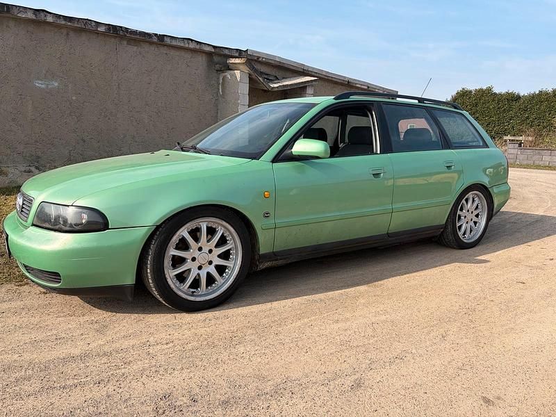 Gebraucht Audi A4 125 PS (91 kW) 1997 Grün Kombi
