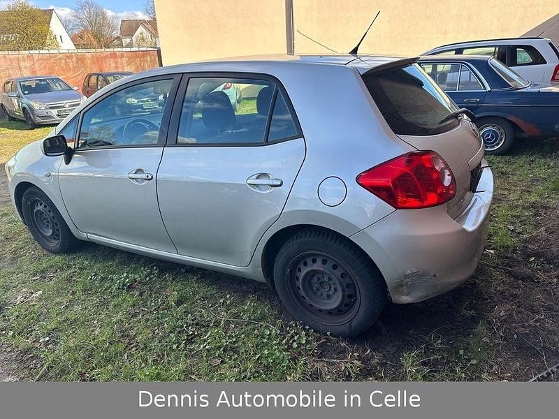 Gebraucht Toyota Auris Sol 124 PS (91 kW) 2008 Silber Kleinwagen