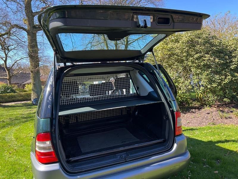 Gebraucht Mercedes ML320 218 PS (160 kW) 2001 Grün SUV