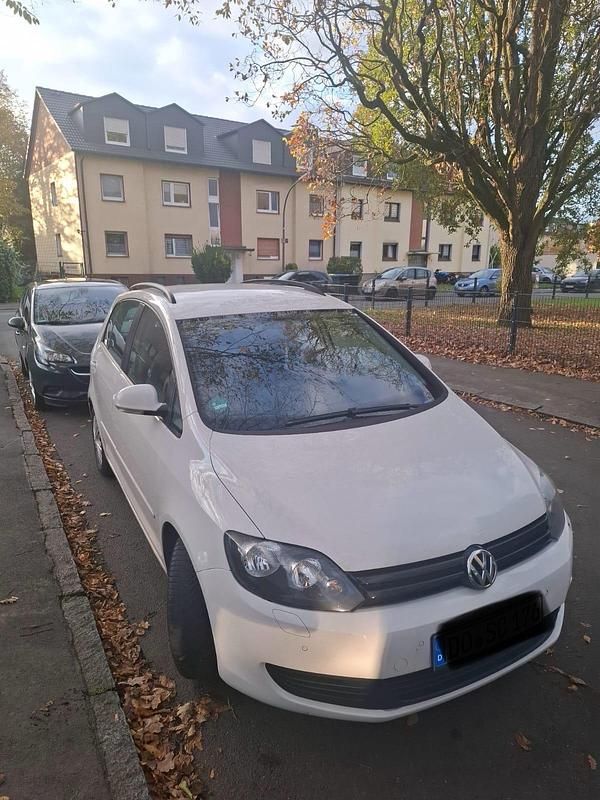 Weiß Gebraucht 2009 VW Golf VI Limousine | 4.900 € (Fairer Preis) - Bild 1/4