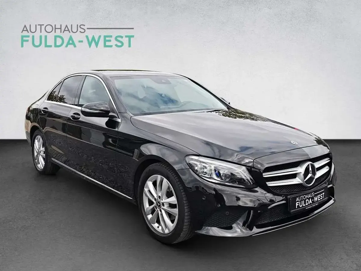Gebraucht Mercedes C180 156 PS (114 kW) 2021 Schwarz Limousine