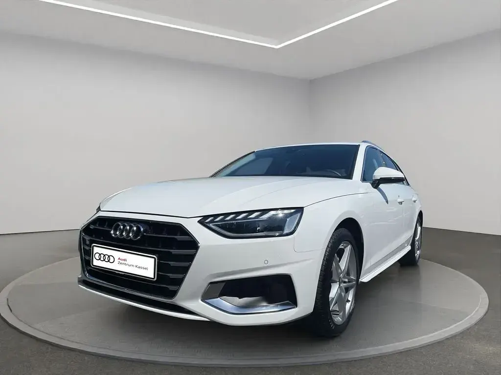 Gebraucht Audi A4 Sport 204 PS (150 kW) 2023 Ibisweiß Kombi