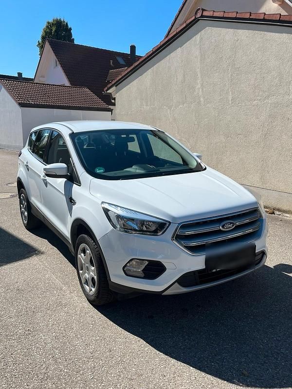 Weiß Gebraucht 2019 Ford Kuga Trend SUV | 11.900 € (Superpreis) - Bild 1/4