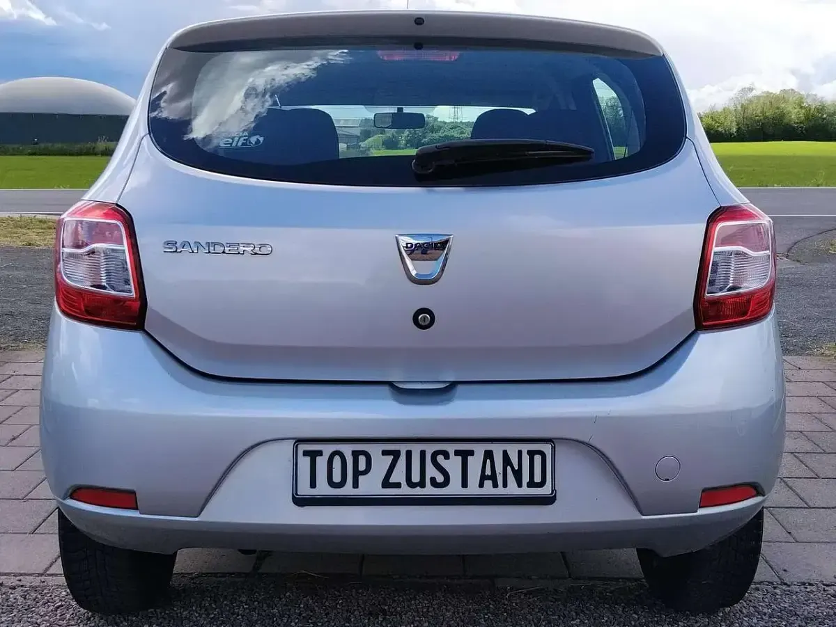 Gebraucht Dacia Sandero 75 PS (55 kW) 2014 Silber Limousine