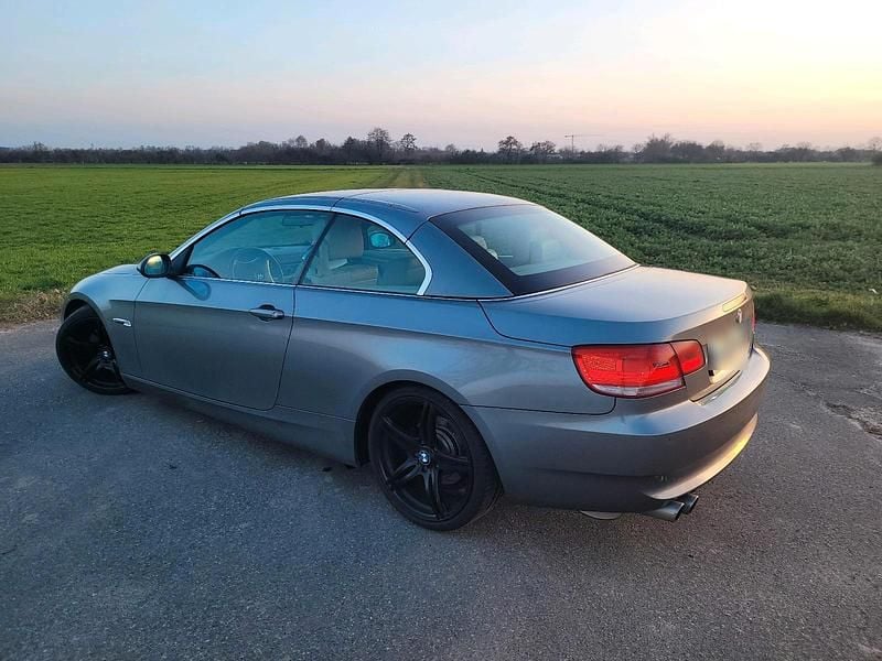 Gebraucht BMW 320 Cabriolet 170 PS (125 kW) 2007 Silber Cabrio