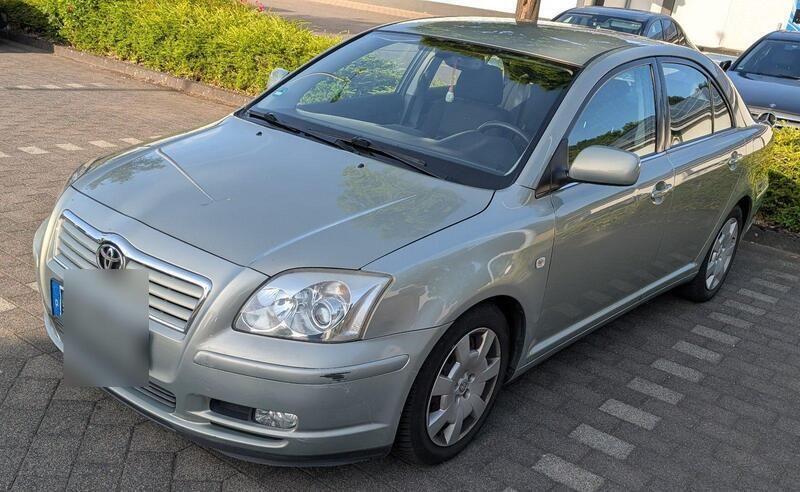 Grün Gebraucht 2005 Toyota Avensis T2 Limousine | 3.800 € (Fairer Preis) - Bild 1/4