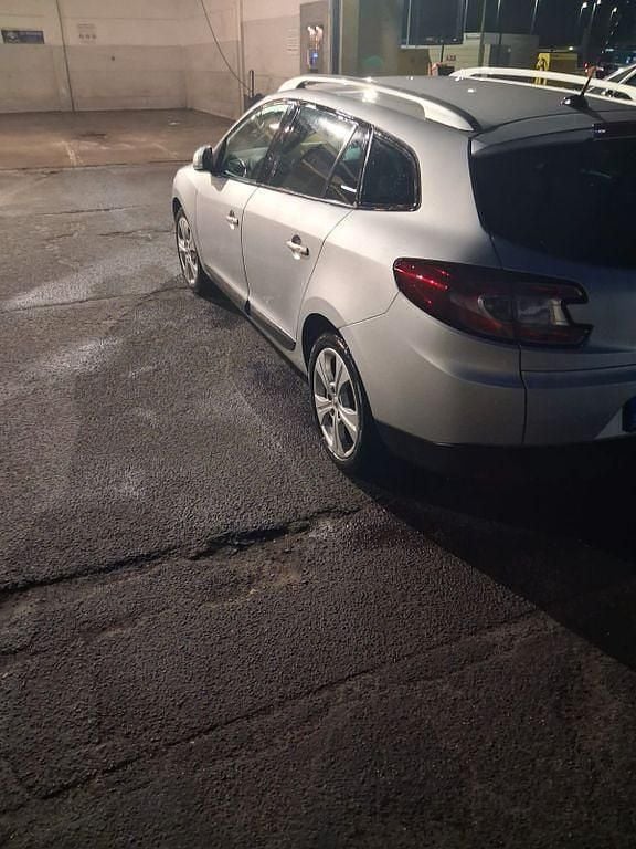 Gebraucht Renault Mégane III Dynamique 110 PS (80 kW) 2011 Grau Limousine