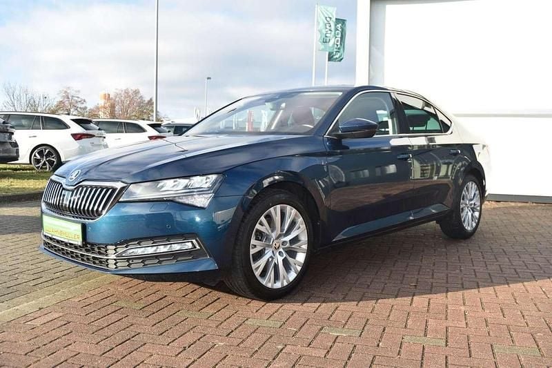 Gebraucht Skoda Superb Style 190 PS (139 kW) 2022 Lavablau metallic Limousine