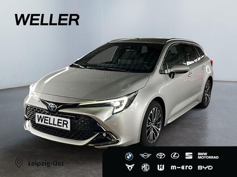 Cosmicsilber metallic Gebraucht 2023 Toyota Corolla Team Kombi | 27.290 € (Fairer Preis) - Bild 1/3