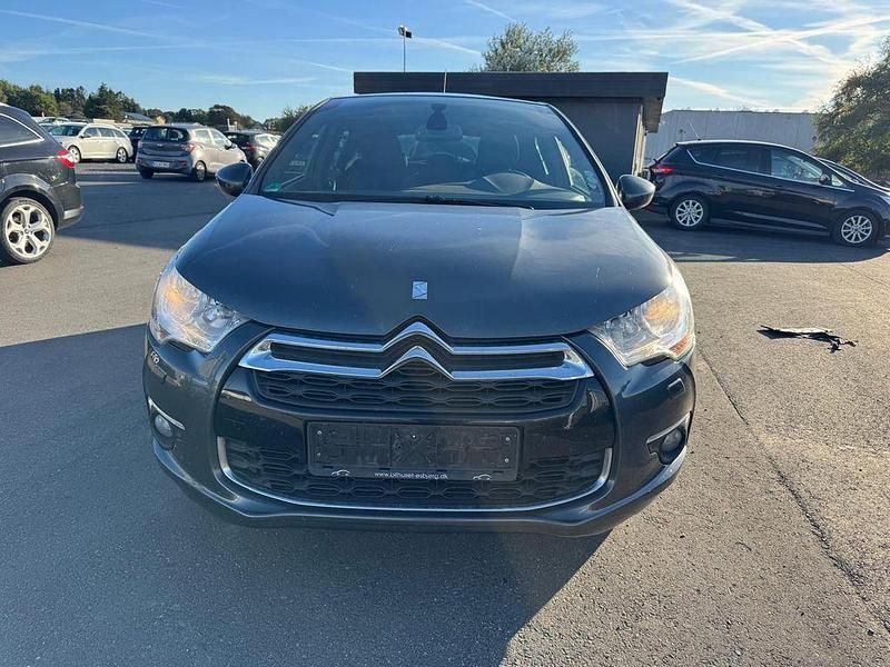 Grau Gebraucht 2011 Citroën DS4 Chic Kleinwagen | 3.600 € (Etwas zu teuer) - Bild 1/4