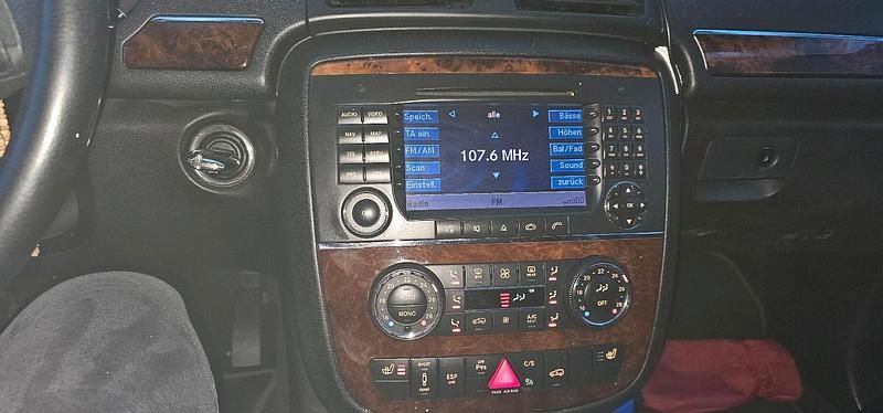 Gebraucht Mercedes R320 225 PS (165 kW) 2008 Gold Van / Kleinbus