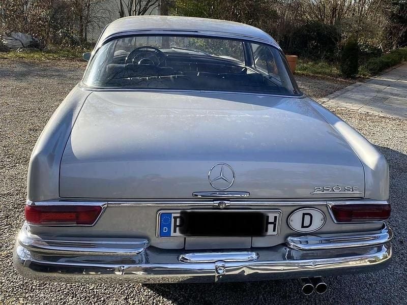 Gebraucht Mercedes W111 SE 150 PS (110 kW) 1967 Silber Coupé