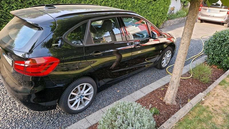 Gebraucht BMW 225 iPerformance 136 PS (100 kW) 2018 Blau Limousine