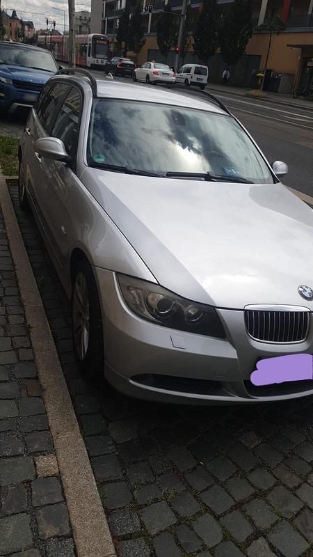 Gebraucht BMW 320 177 PS (130 kW) 2008 Silber Kombi