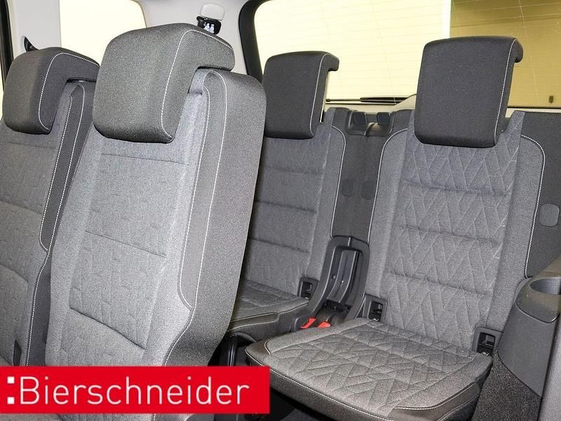 Gebraucht VW Touran S 150 PS (110 kW) 2024 Silber Van / Kleinbus