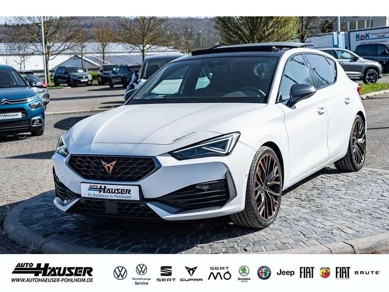 Weiss Gebraucht 2024 Cupra Leon VZ Limousine | 39.985 € (Fairer Preis) - Bild 1/4