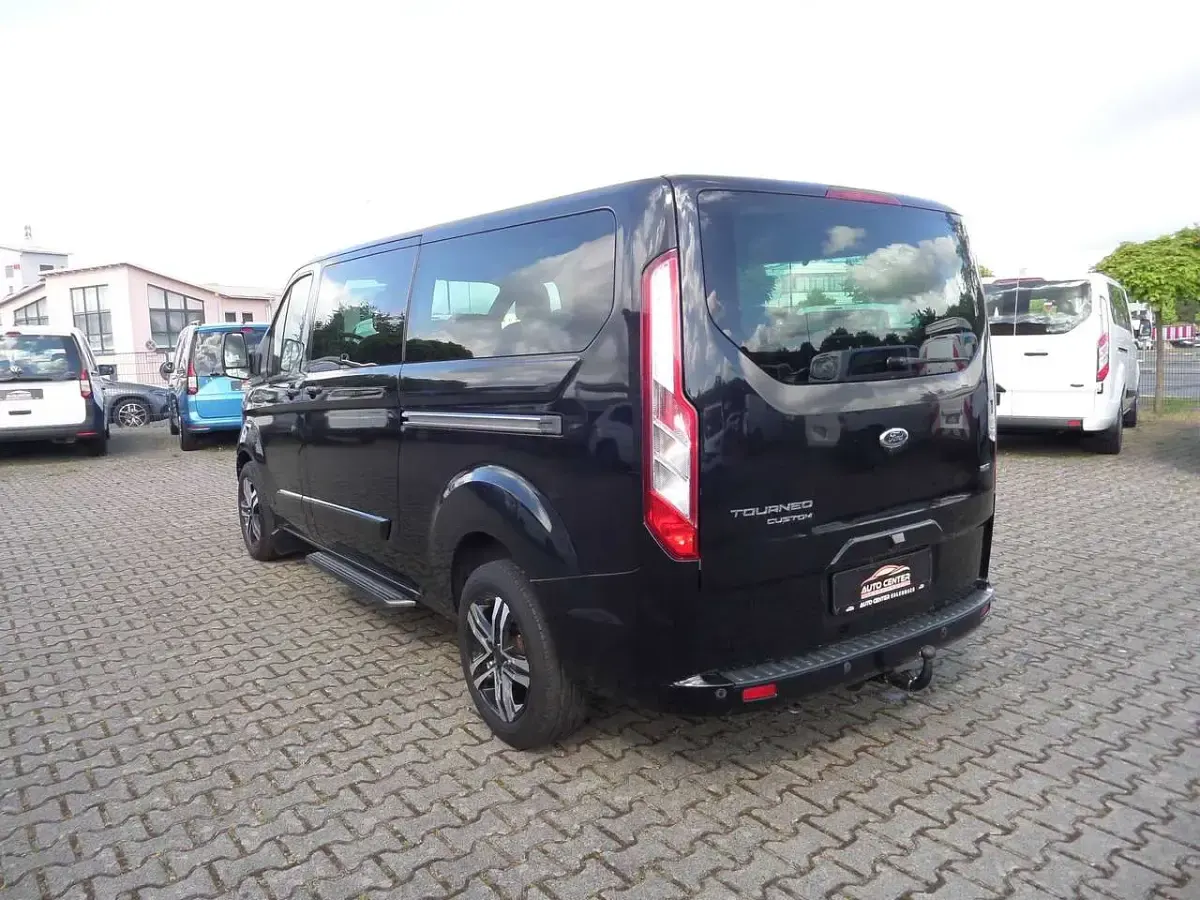 Gebraucht Ford Tourneo Limited 155 PS (114 kW) 2013 Pantherschwarz Van / Kleinbus
