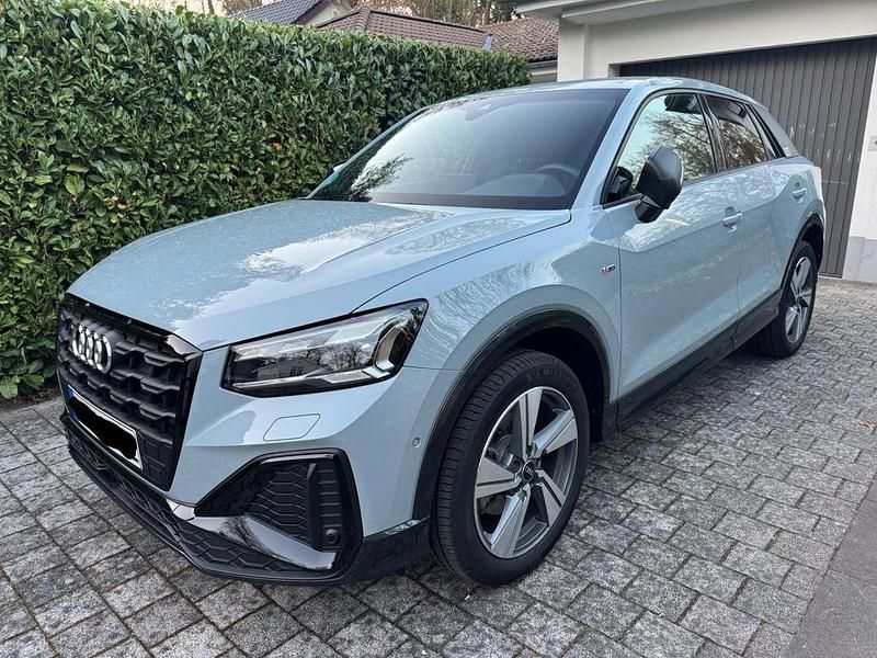 Gebraucht Audi Q2 S-Line 190 PS (139 kW) 2024 Grau SUV
