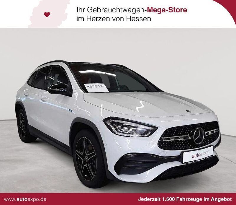 Digitalweiß metallic Gebraucht 2020 Mercedes GLA250 AMG line SUV | 31.490 € (Fairer Preis) - Bild 1/4
