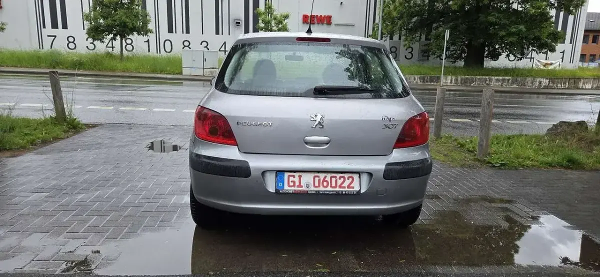 Gebraucht Peugeot 307 75 PS (55 kW) 2003 Silber Limousine
