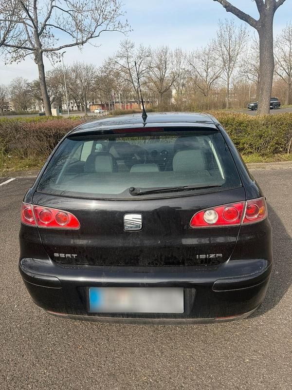 Gebraucht Seat Ibiza 69 PS (50 kW) 2004 Schwarz Kleinwagen