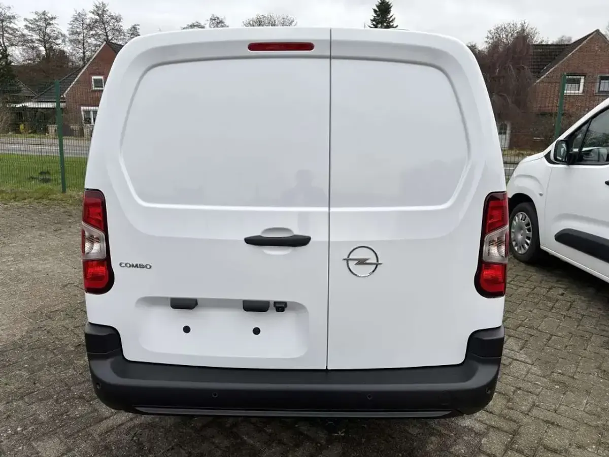 Neu Opel Combo 102 PS (75 kW) 2025 Kaolin weiß Van / Kleinbus