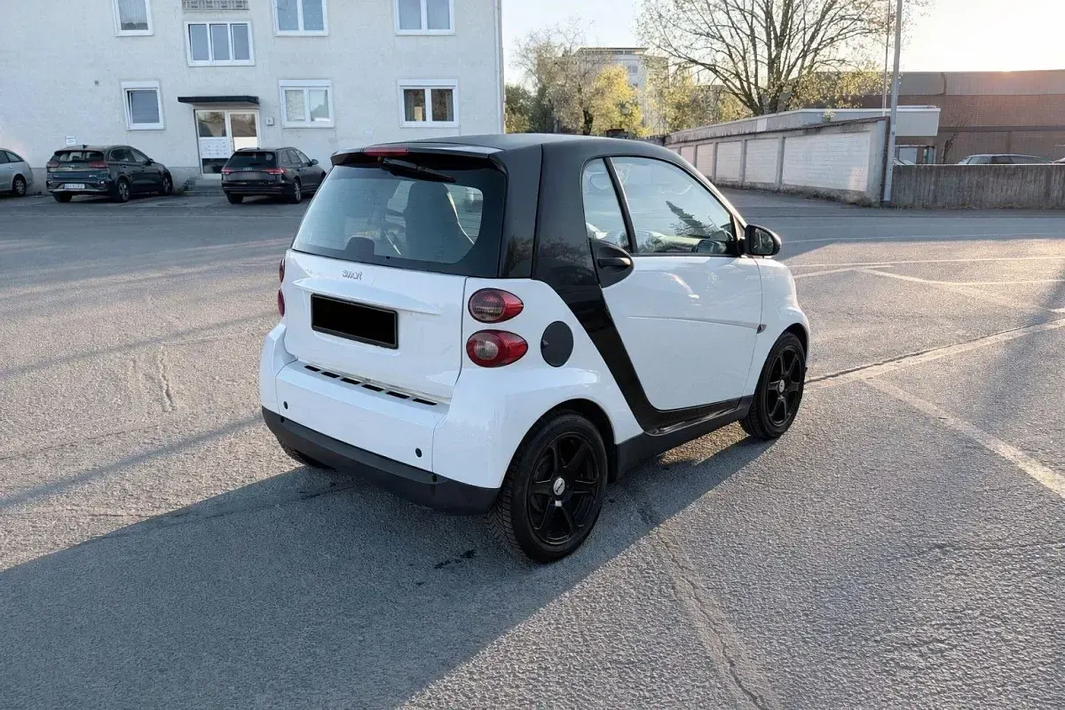 Gebraucht Smart ForTwo Coupé Pure 61 PS (44 kW) 2009 Weiß Coupé