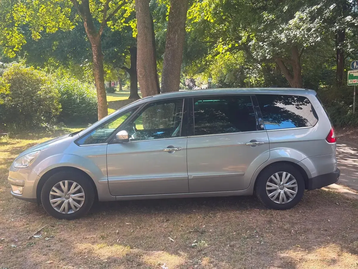 Gebraucht Ford Galaxy 140 PS (102 kW) 2007 Silber Van / Kleinbus