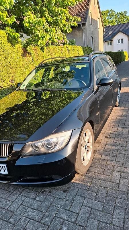 Schwarz Gebraucht 2008 BMW 318 Kombi | 2.500 € (Superpreis) - Bild 1/4