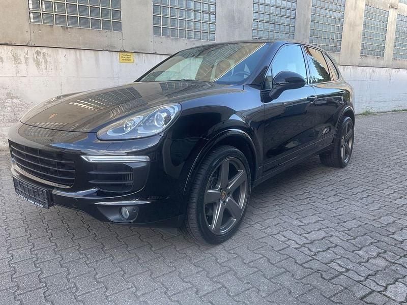 Schwarz Gebraucht 2016 Porsche Cayenne SUV | 34.950 € (Etwas zu teuer) - Bild 1/4