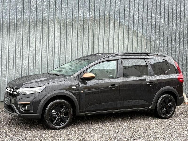 Schwarz Gebraucht 2024 Dacia Jogger Extreme Van / Kleinbus | 22.500 € (Fairer Preis) - Bild 1/4