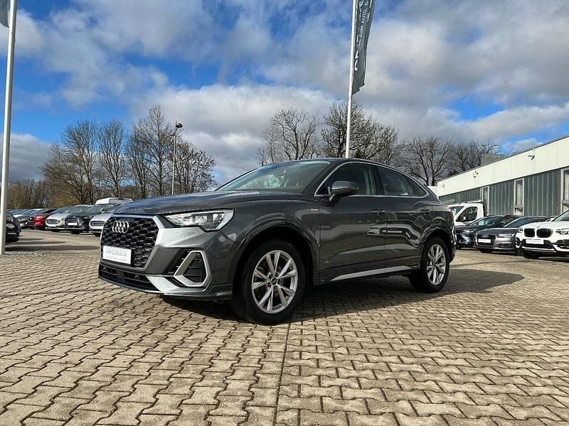 Daytonagrau perleffekt Gebraucht 2020 Audi Q3 Sportback Design SUV | 31.990 € (Superpreis) - Bild 1/4
