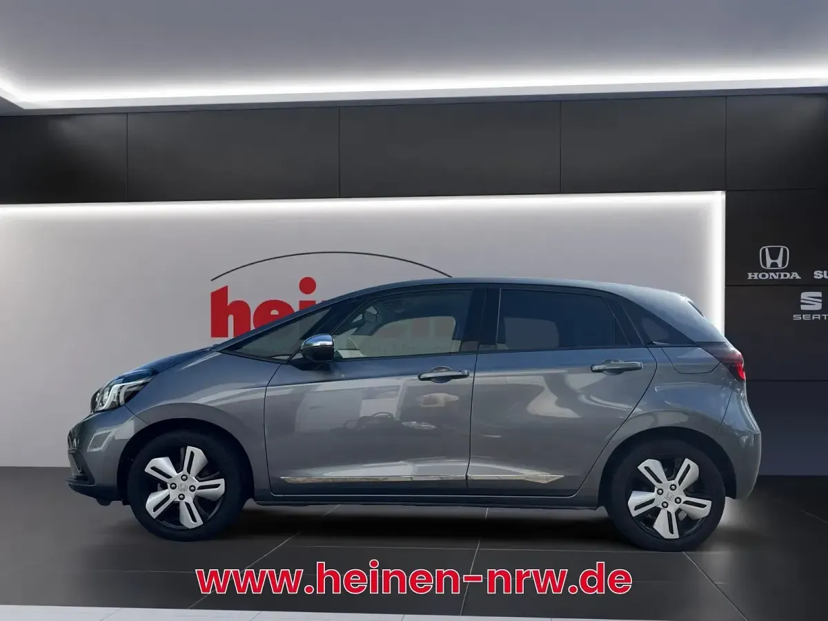 Usata Honda Jazz Executive 109 CV (80 kW) 2021 Grigio Utilitaria