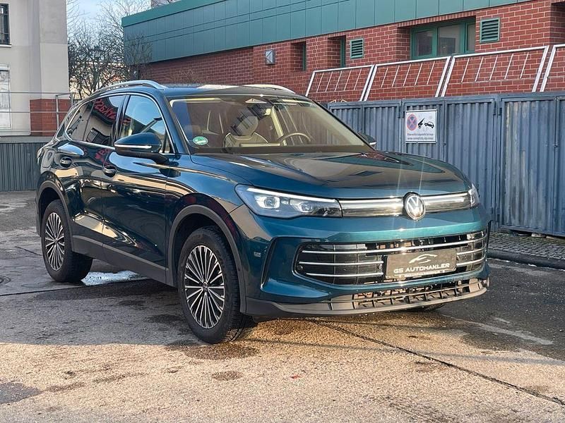Gebraucht VW Tiguan Elegance 177 PS (130 kW) 2025 Nightshade blue metallic SUV