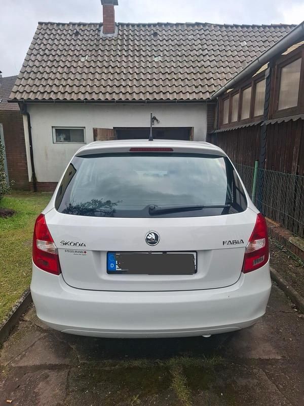 Gebraucht Skoda Fabia 69 PS (50 kW) 2013 Weiß Kombi