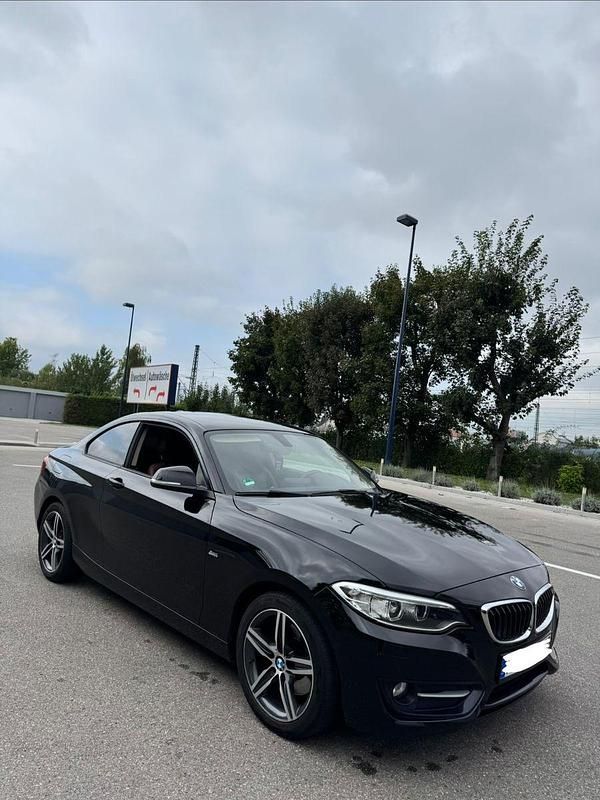 Schwarz Gebraucht 2016 BMW 220 Sport Line Coupé | 15.999 € (Fairer Preis) - Bild 1/4