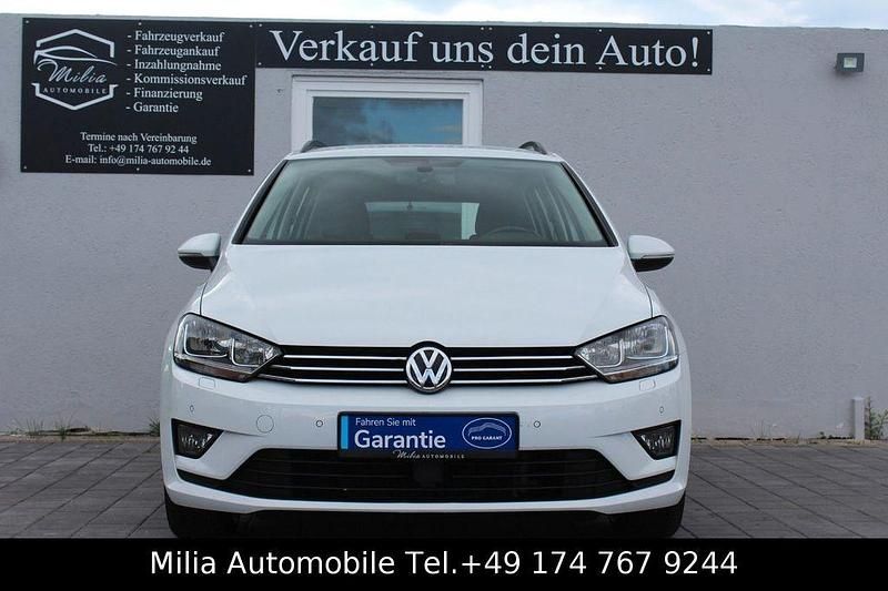 Weiß Gebraucht 2014 VW Golf Sportsvan Comfortline Van / Kleinbus | 11.990 € (Guter Preis) - Bild 1/4