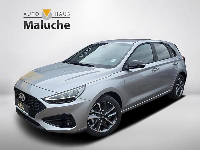 Grau Neu 2025 Hyundai i30 Advantage Limousine | 27.990 € (Etwas zu teuer) - Bild 1/4