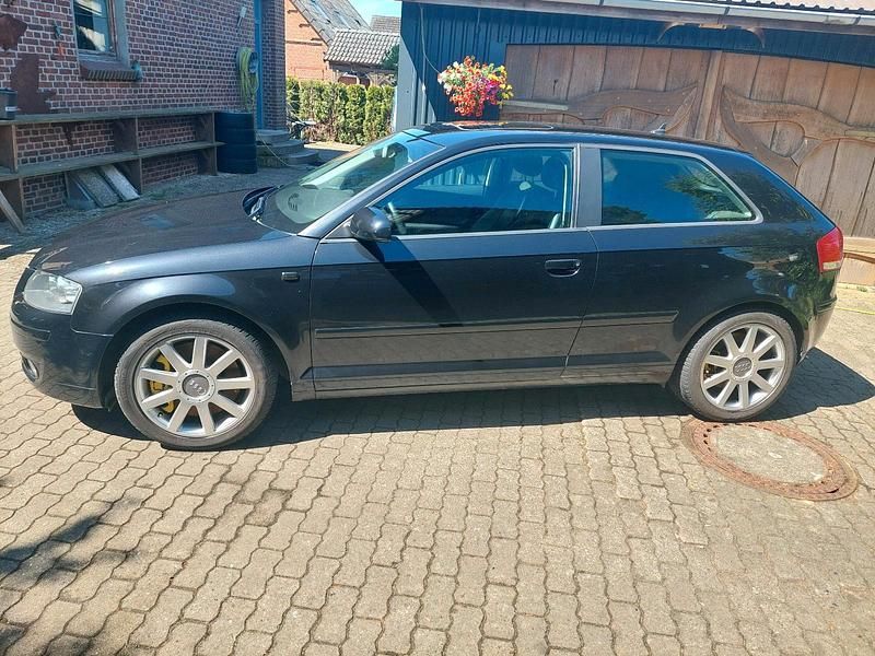 Schwarz Gebraucht 2004 Audi S3 Kleinwagen | 4.300 € - Bild 1/4