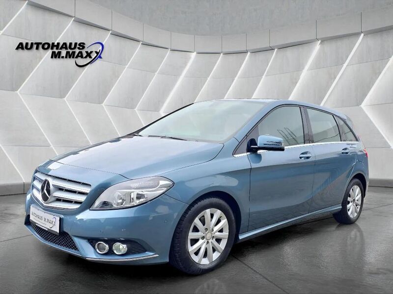 Blau Gebraucht 2012 Mercedes B200 Van / Kleinbus | 16.900 € (Etwas zu teuer) - Bild 1/4