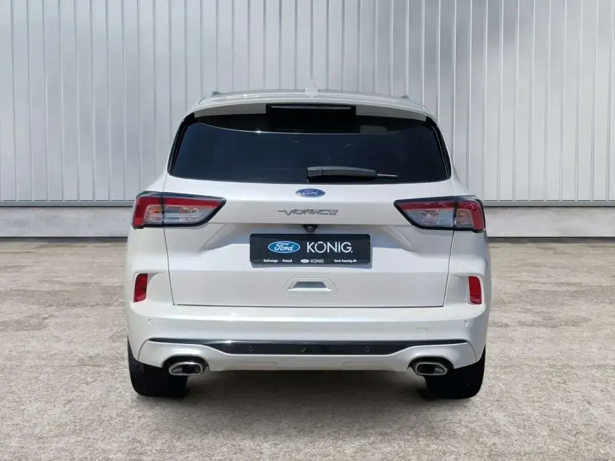 Gebraucht Ford Kuga Vignale 190 PS (139 kW) 2022 White platinum (silber) SUV