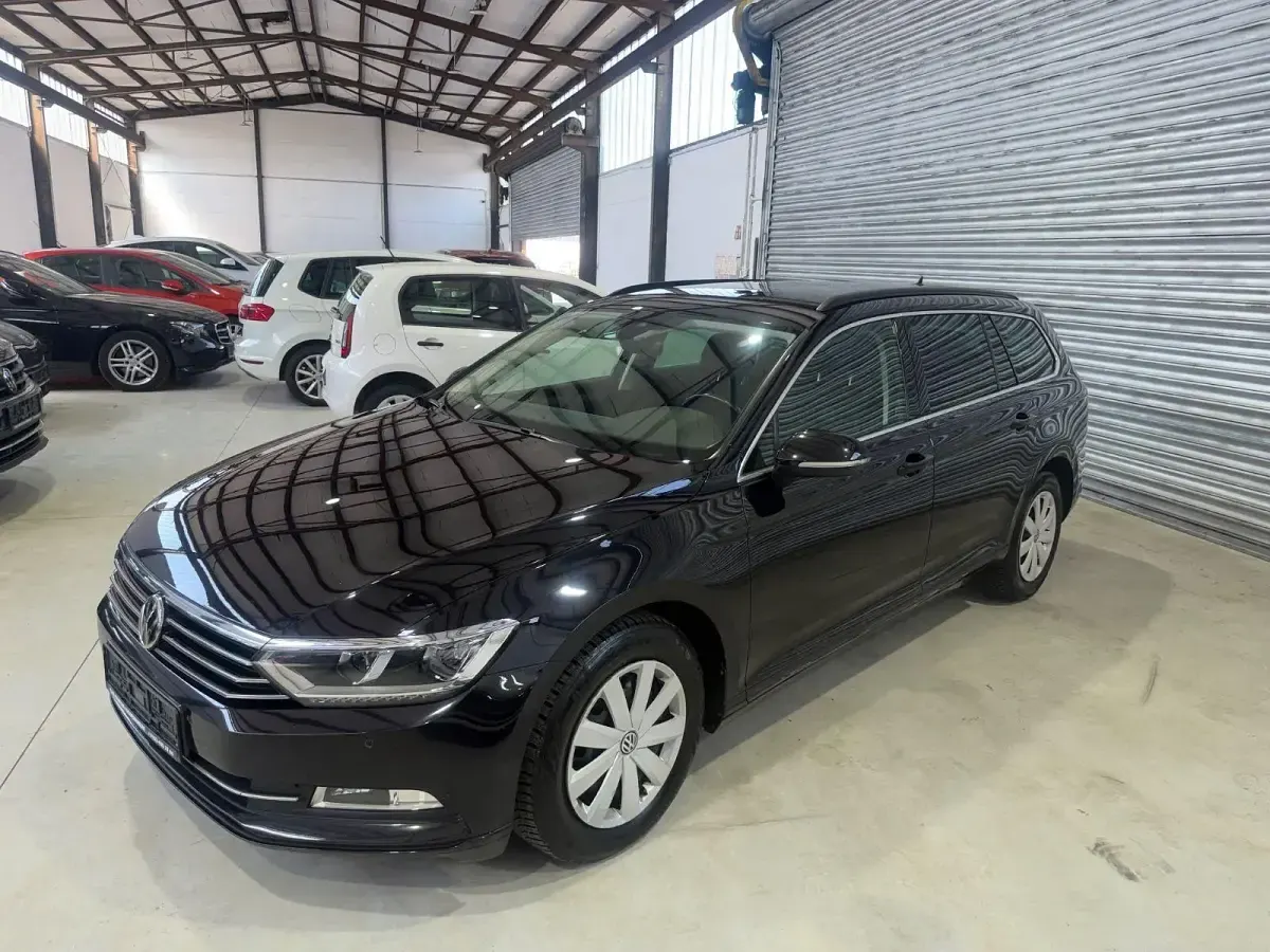 Gebraucht VW Passat Comfortline 150 PS (110 kW) 2019 Schwarz Kombi