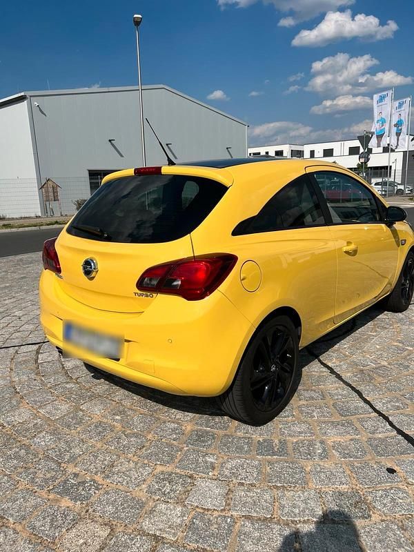 Gelb Gebraucht 2015 Opel Corsa Coupé | 5.500 € - Bild 1/4